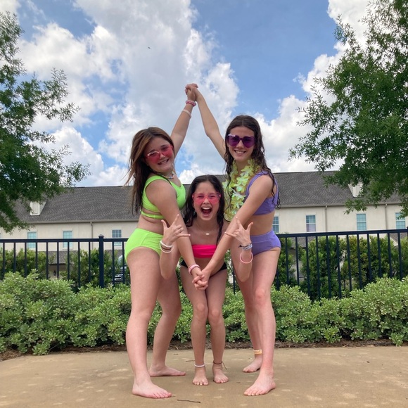 Meet your Posher, Leah - Picture 1 of 1